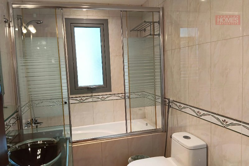 Modern 2 Bedroom Spacious Apartment on lower floor. – Slide 10
