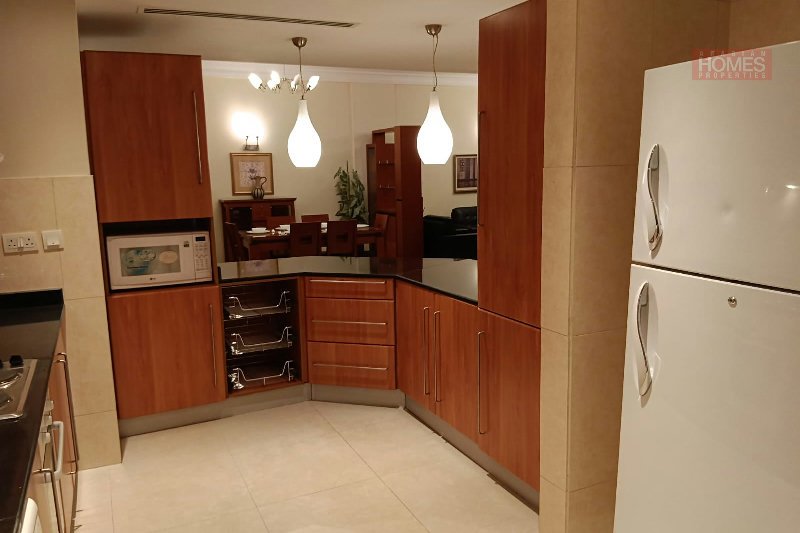 Modern 2 Bedroom Spacious Apartment on lower floor. – Slide 6