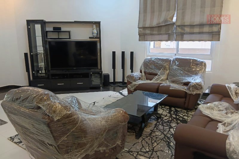 Luxury 3 Story 2 Bedroom Apartment – Slide 2