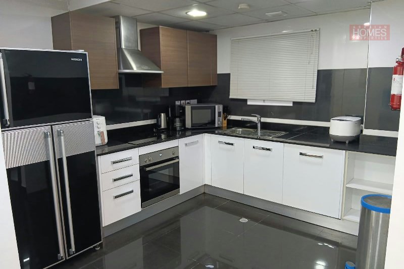 Luxury 3 Story Apartment – Slide 5