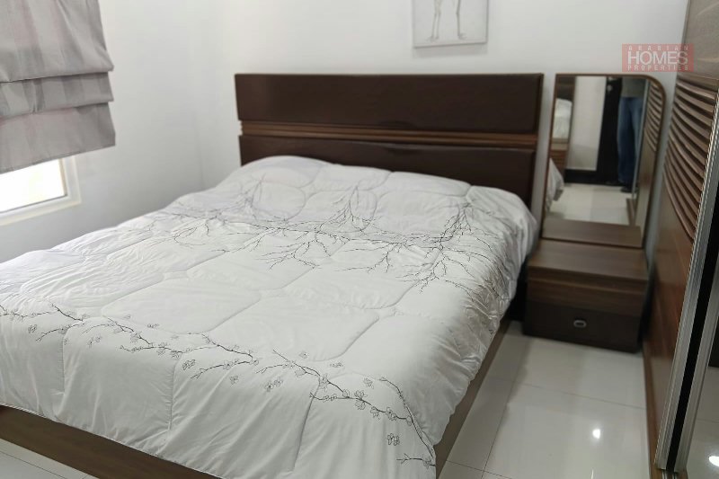 Luxury 3 Story Apartment – Slide 6