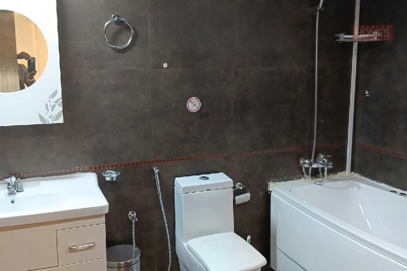 Luxury 3 Story Apartment – Slide 11