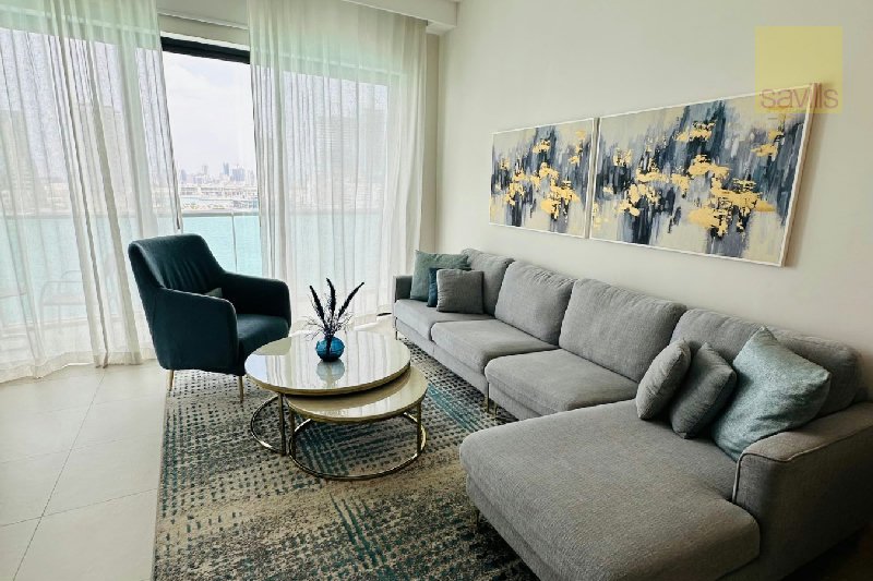 1-Bed Seafront Gem – Slide 5