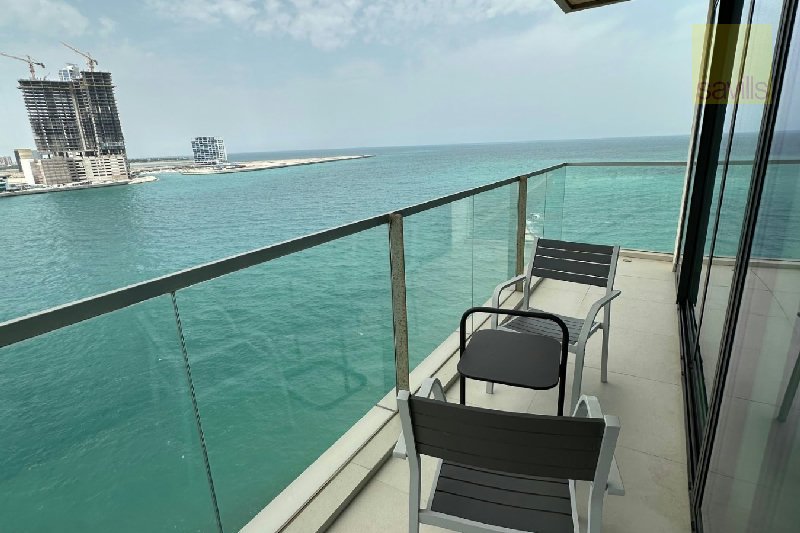 1-Bed Seafront Gem – Slide 8