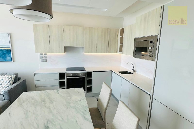 Luxury 2-Bedroom Seafront Apartment – Slide 3
