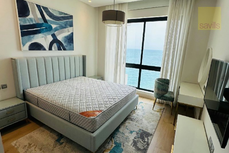 Luxury 2-Bedroom Seafront Apartment – Slide 4