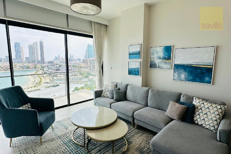 Luxury 2-Bedroom Seafront Apartment – Slide 1