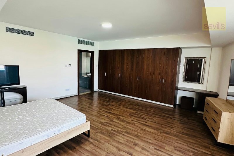 Magnificent 4-Bedroom Beachfront Home – Slide 9