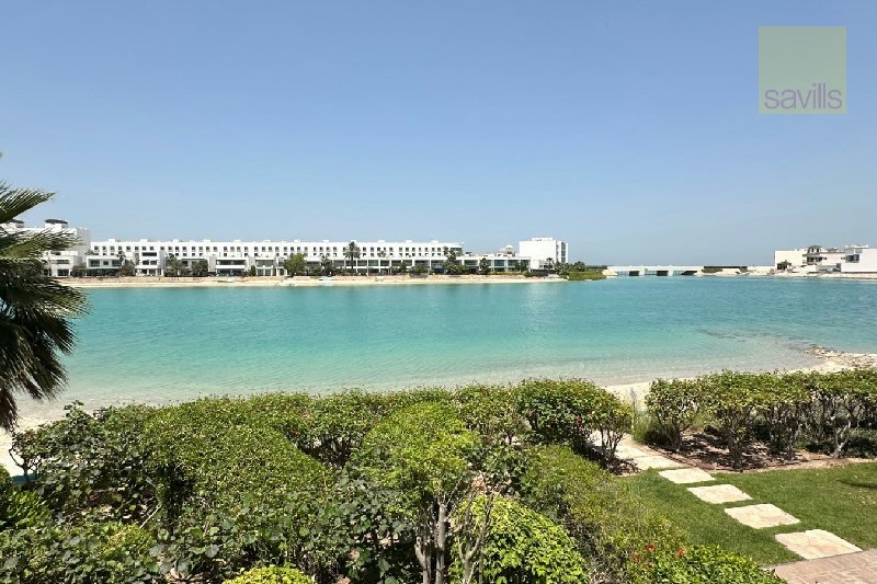 Magnificent 4-Bedroom Beachfront Home – Slide 2