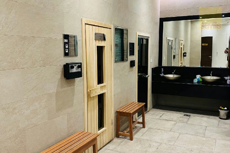 Luxury 2-Bedroom Apartment  – Slide 9