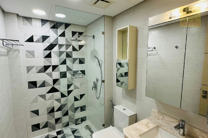 Luxury 2-Bedroom Apartment  – Slide 5