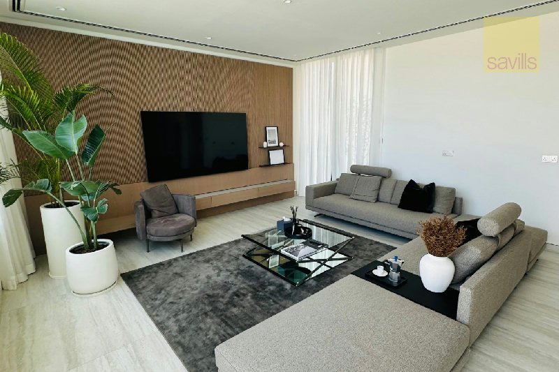 Ultra Luxury 4-Bedroom Villa with Rooftop Pool & Sea Views – Slide 5