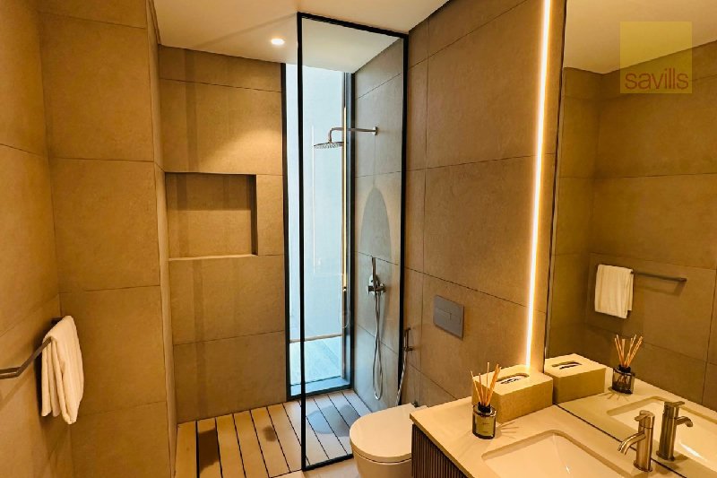 Ultra Luxury 4-Bedroom Villa with Rooftop Pool & Sea Views – Slide 6