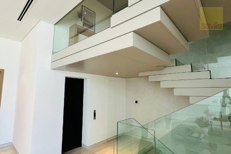 Ultra Luxury 4-Bedroom Villa with Rooftop Pool & Sea Views – Slide 19