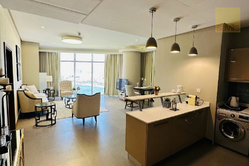 Luxury 1-Bedroom Apartment – Slide 2