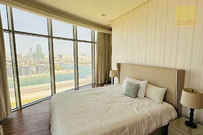 Luxury 1-Bedroom Apartment โ Slide 1