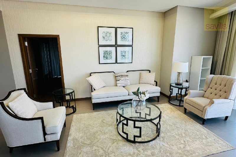 Luxury 1-Bedroom Apartment – Slide 5