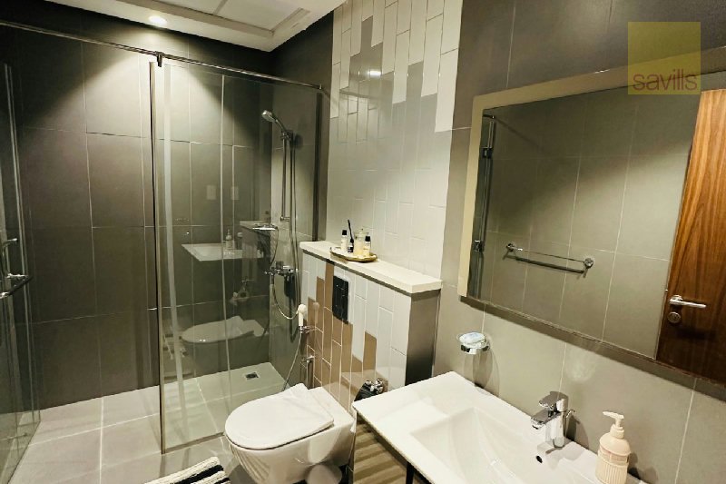 Luxury 1-Bedroom Apartment – Slide 6