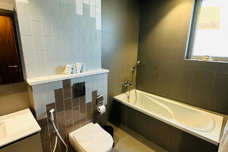 Luxury 1-Bedroom Apartment – Slide 11