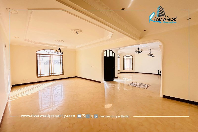 5 bedroom stand-alone villa for sale in Zinj - View 3