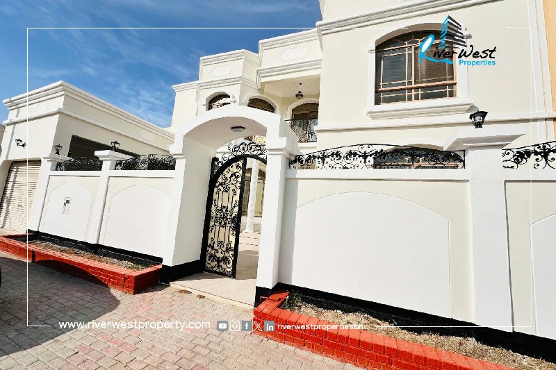 5 bedroom stand-alone villa for sale in Zinj - Main view
