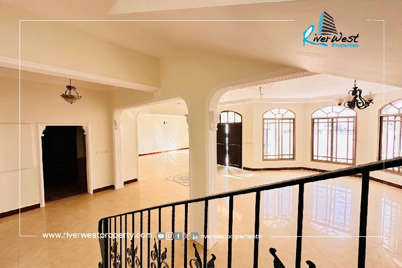 5 bedroom stand-alone villa for sale in Zinj – Slide 7