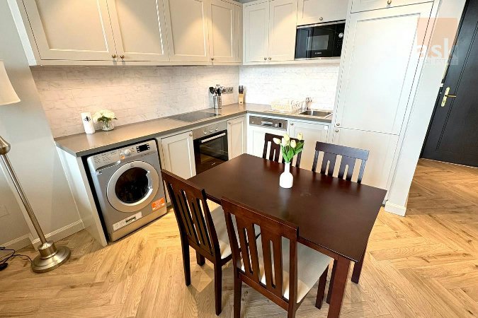 Ultra modern 1BR apartment with balcony - View 2