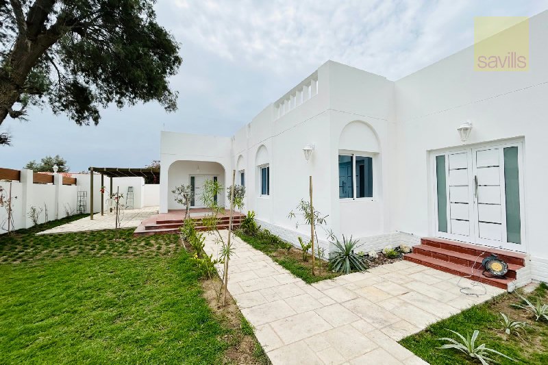 Beautifully Renovated Villa in the Heart of Saar โ Slide 1