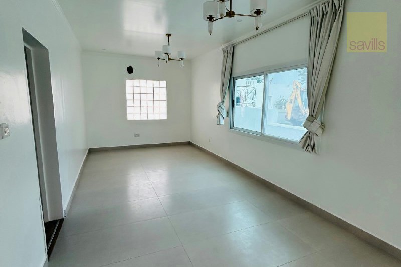 Beautifully Renovated Villa in the Heart of Saar โ Slide 3