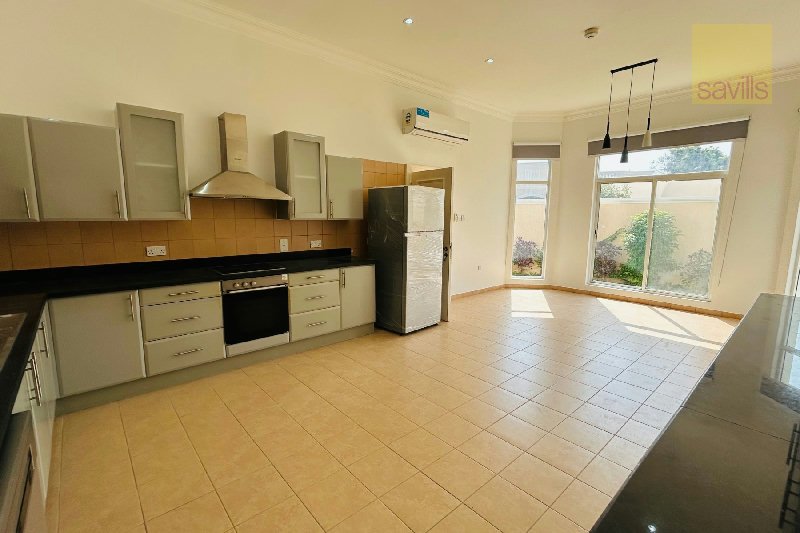 Delightful single story villa in the heart of Saar – Slide 5
