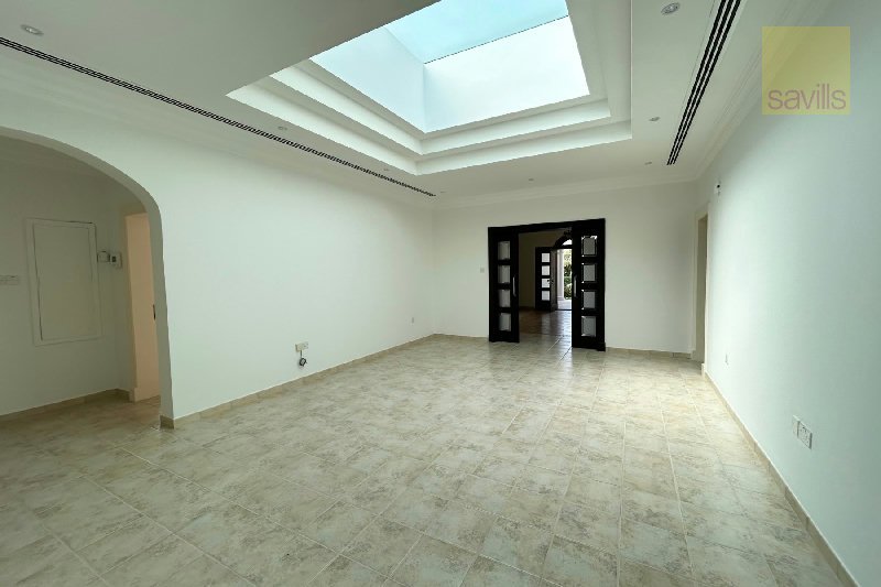 Delightful single story villa in the heart of Saar – Slide 6