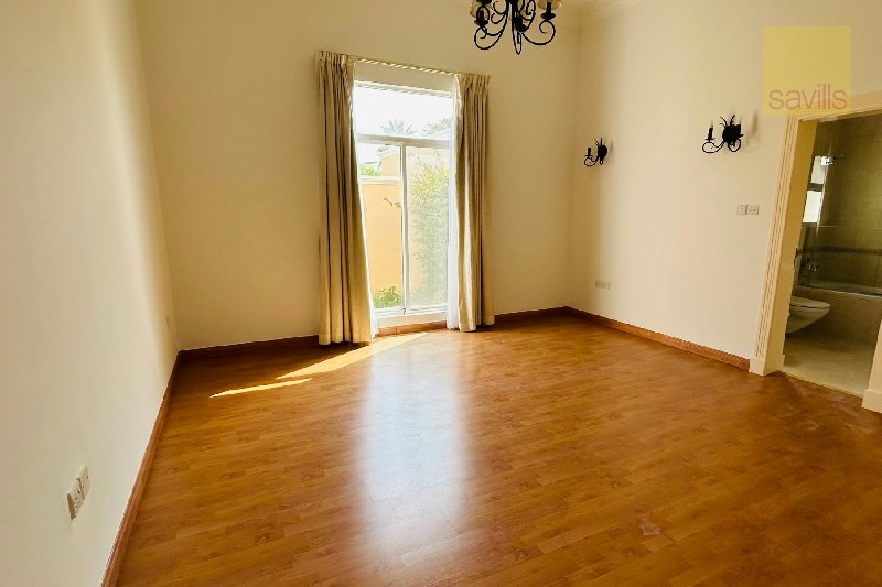 Delightful single story villa in the heart of Saar – Slide 8