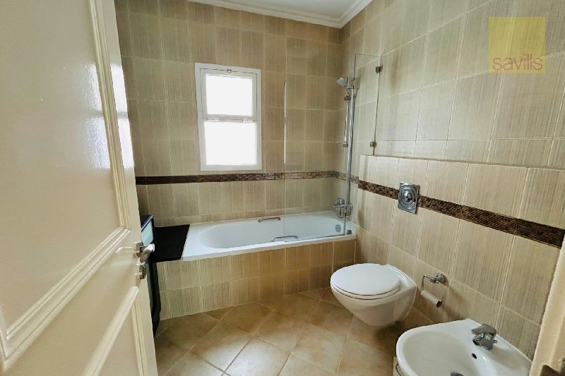 Delightful single story villa in the heart of Saar – Slide 11