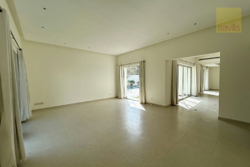 SUPERB villa in its own grounds with private pool and beautiful garden – Slide 4