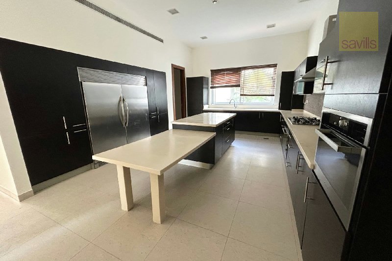 SUPERB villa in its own grounds with private pool and beautiful garden – Slide 5