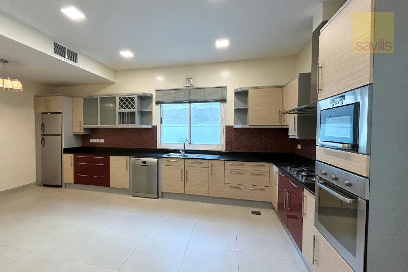 Fabulous compound villa in prime location – Slide 6