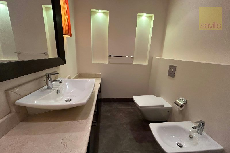 Fabulous compound villa in prime location – Slide 12