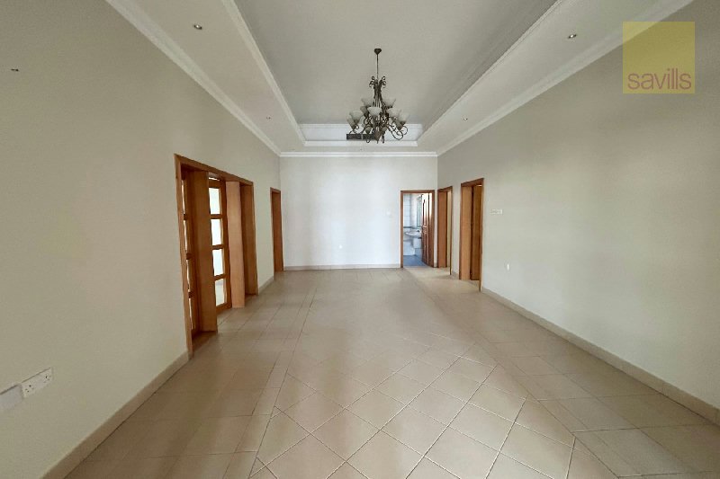 Spacious 4 bed single story villa ! – Slide 3