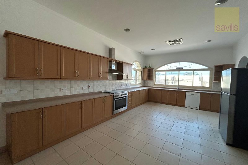 Spacious 4 bed single story villa ! – Slide 5