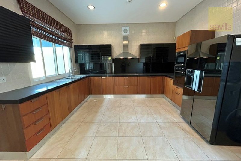 Perfectly Located | 4 Bed Villa | Popular Family Compound - View 3