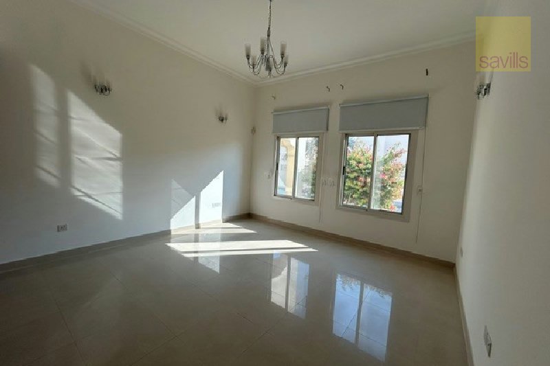 Perfectly Located | 4 Bed Villa | Popular Family Compound – Slide 5