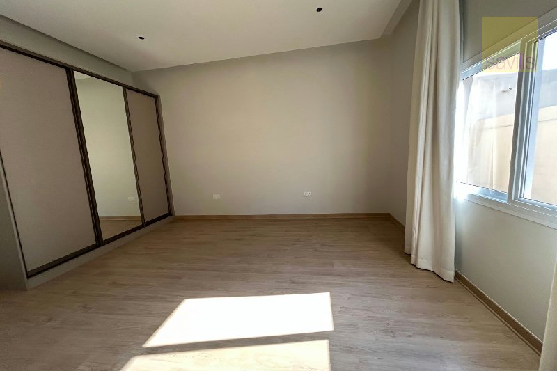 Superbly renovated villa on a green compound! – Slide 10
