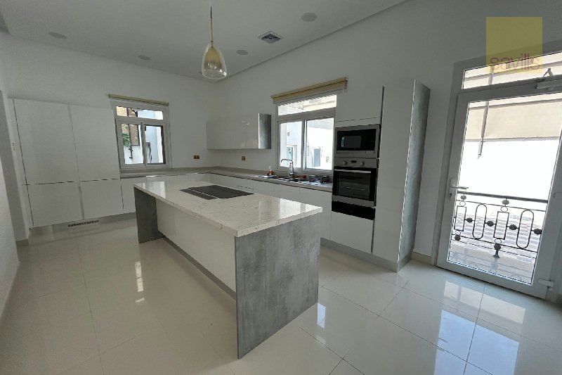 Exceptional Villa with top notch finishing  – Slide 3