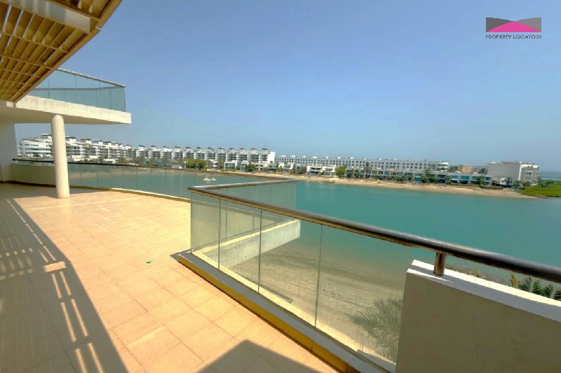 BEACHFRONT BLISS ♦ COMMON POOL ♦ SANDY BEACH – Slide 2