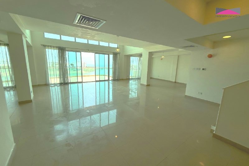 BEACHFRONT BLISS ♦ COMMON POOL ♦ SANDY BEACH – Slide 3