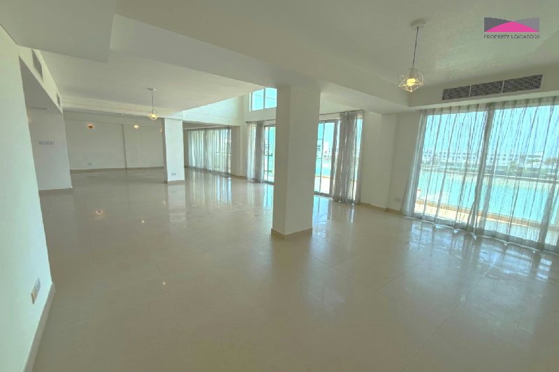 BEACHFRONT BLISS ♦ COMMON POOL ♦ SANDY BEACH – Slide 5