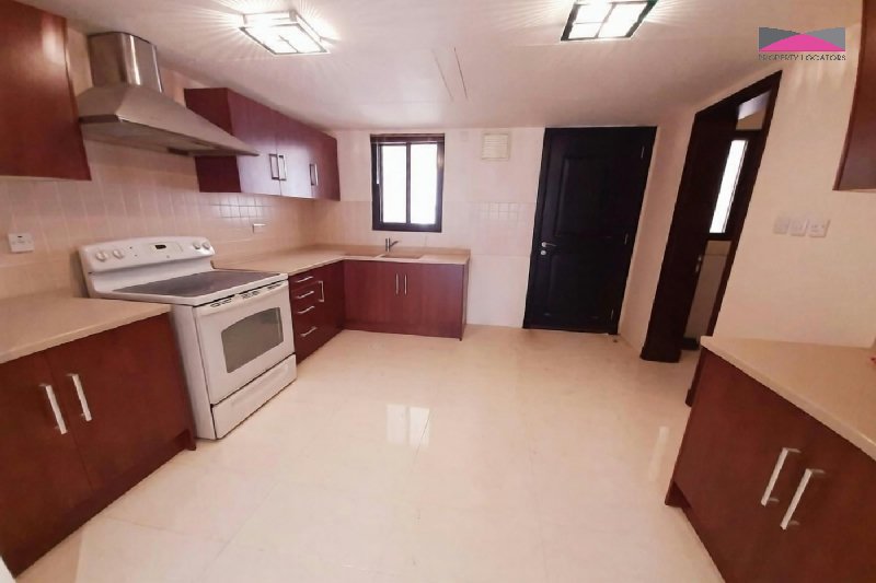 PRIME WATERFRONT LIVING IN AMWAJ | PRIVATE GARDEN & BOAT MOORING – Slide 7