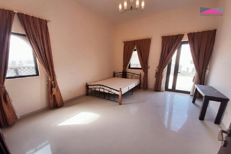 PRIME WATERFRONT LIVING IN AMWAJ | PRIVATE GARDEN & BOAT MOORING – Slide 9