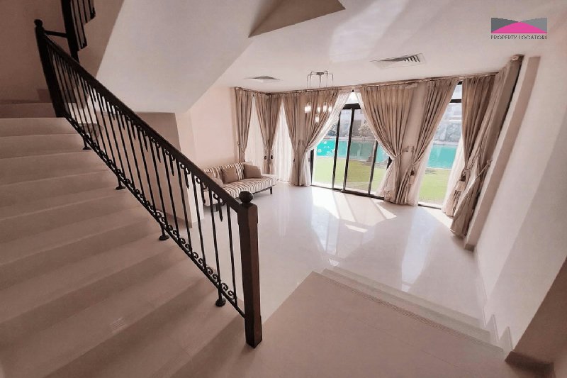 PRIME WATERFRONT LIVING IN AMWAJ | PRIVATE GARDEN & BOAT MOORING – Slide 4