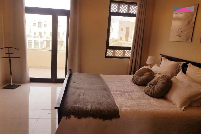 STUNNING 2 BHK WATERFRONT DUPLEX | BEACH ACCESS – Slide 8